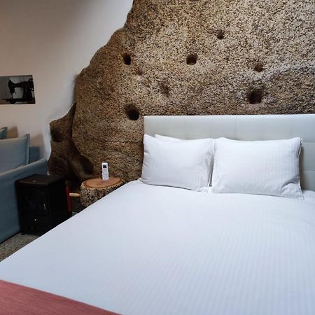 Casa Do Meio Em Quinta De Sao Pedro De Vir-A-Corca Monsanto Esterno foto