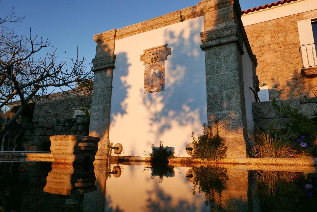 Casa Do Meio Em Quinta De Sao Pedro De Vir-A-Corca Monsanto Esterno foto