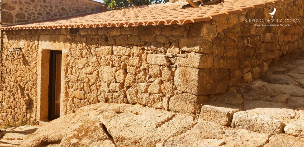 Casa Do Meio Em Quinta De Sao Pedro De Vir-A-Corca Monsanto Esterno foto